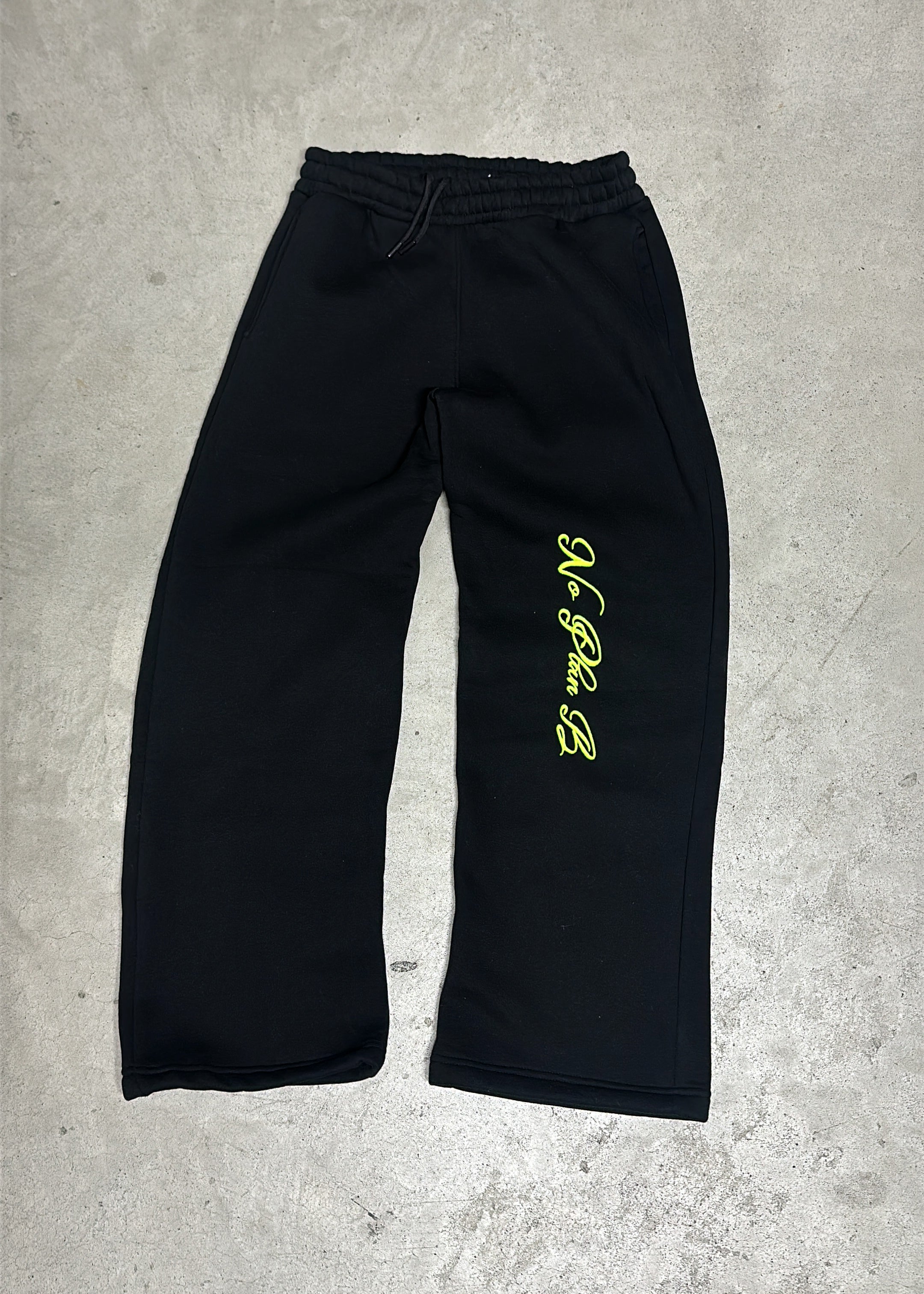 GENEROUSWRLD BLACK SWEATPANTS